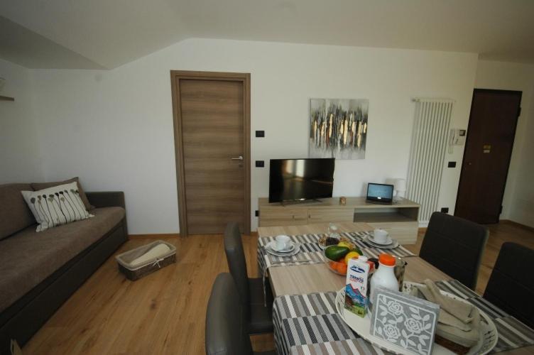 Residenza Castel Restor Comano Terme Bagian luar foto