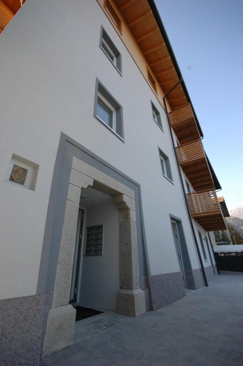 Residenza Castel Restor Comano Terme Bagian luar foto